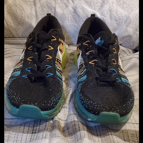 Nike - Picture 2 of 5